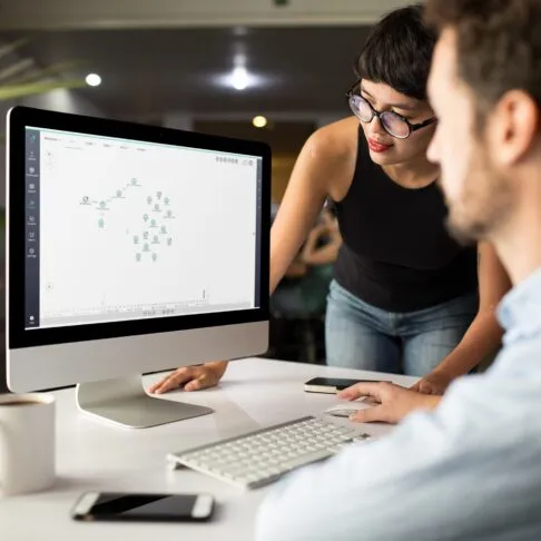 These are 2 people looking at relationships with a semantic graph on the vSIRT platform