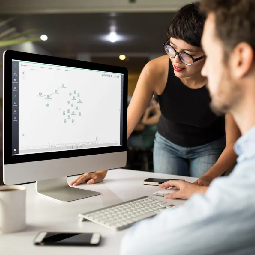 These are 2 people looking at relationships with a semantic graph on the vSIRT platform